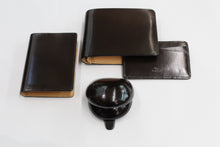 Load image into Gallery viewer, Il Bussetto Tacco Coin Pouch (Brown)
