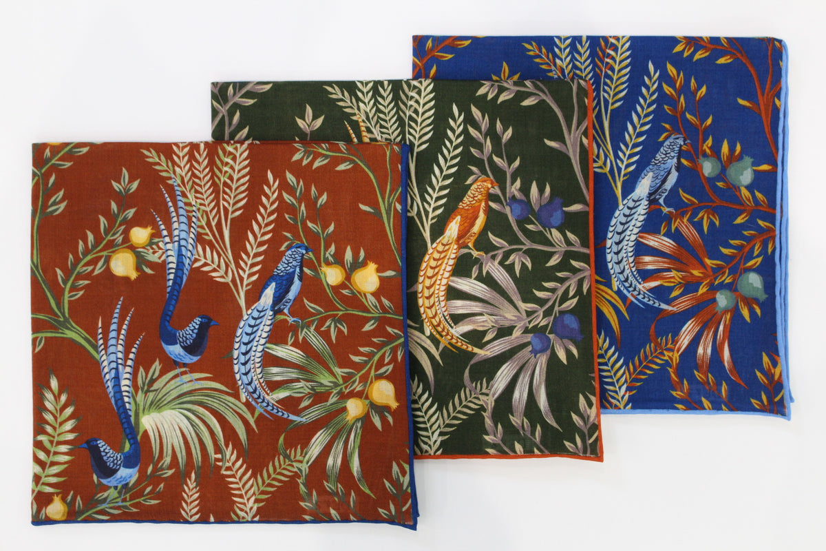 Birds of Paradise Print Wool-Silk Pocket Square( Green)