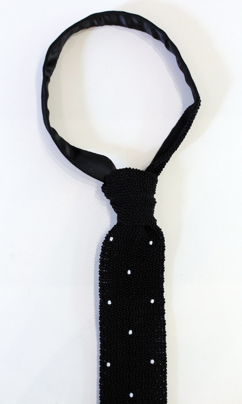 Knitted Silk Tie (Black/ White Spot)